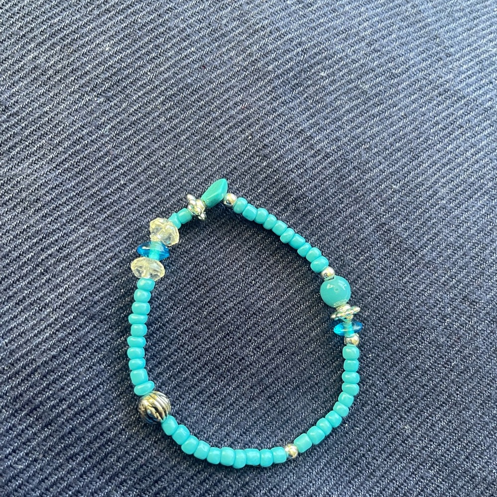 New  Hand Made Turquoise Beaded Stretch Bracelet